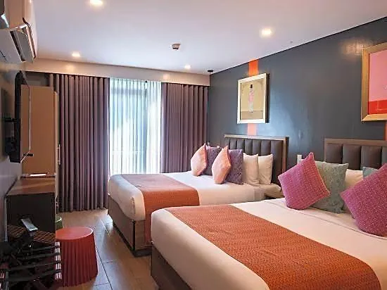 Unwnd Flats - Makati Hotel