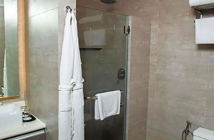 Unwnd Flats - Makati 3*