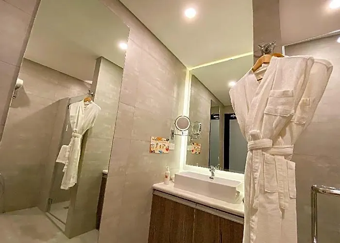 Unwnd Flats - Makati 3*